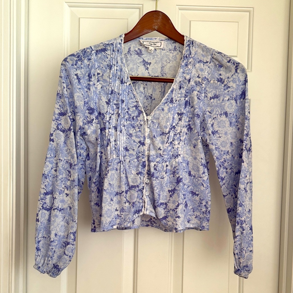 Hippie Rose Top Size S Light Blue Floral Blouse Long Sleeves Button Down